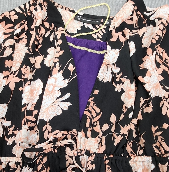 New York & Company Floral Print V Neck Blouse - Picture 3 of 9